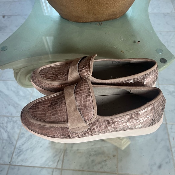 Donald Pliner loafers - Picture 2 of 5